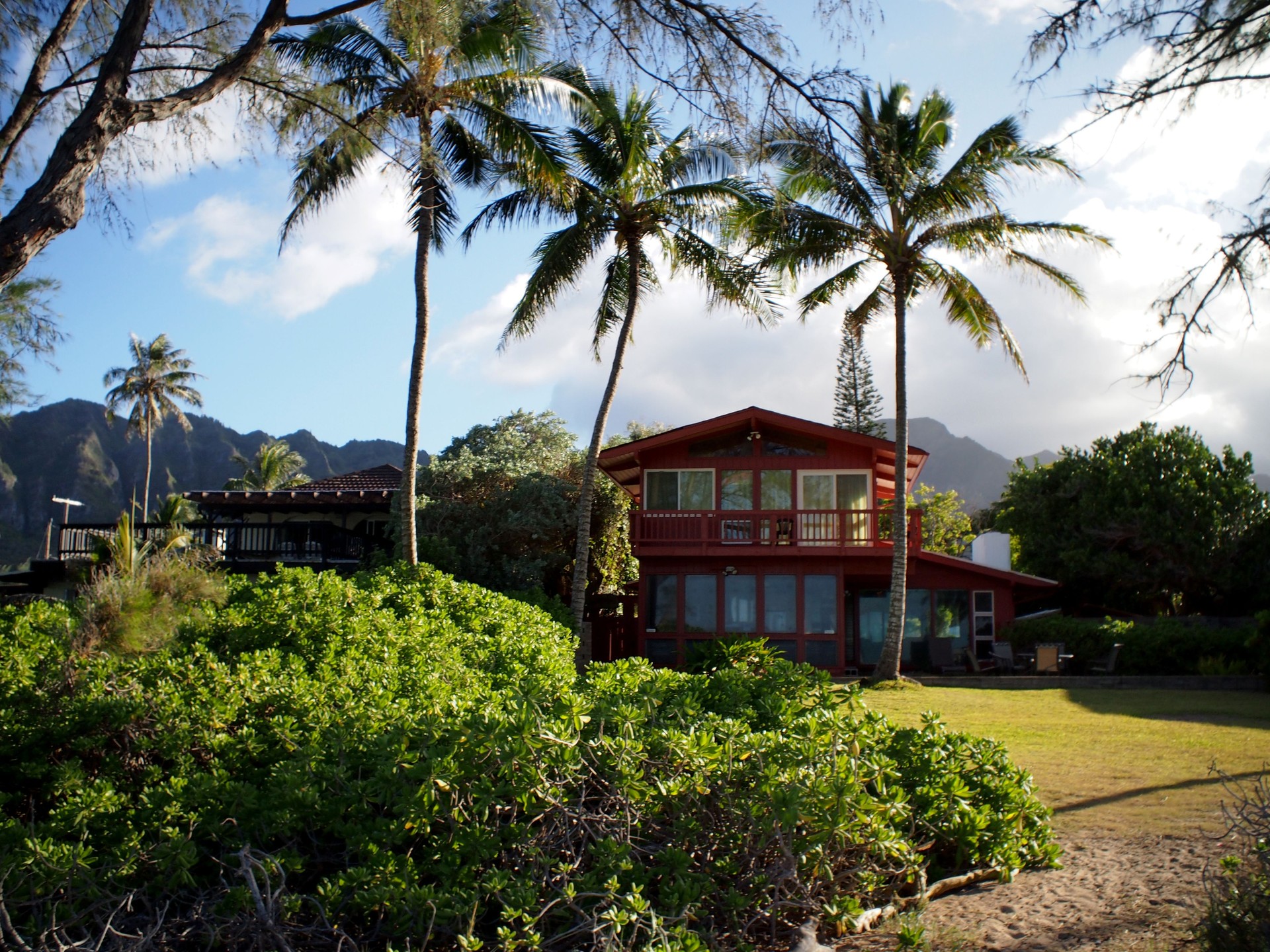 Path to Red Beach House in Waimanalo on a Beautiful Day